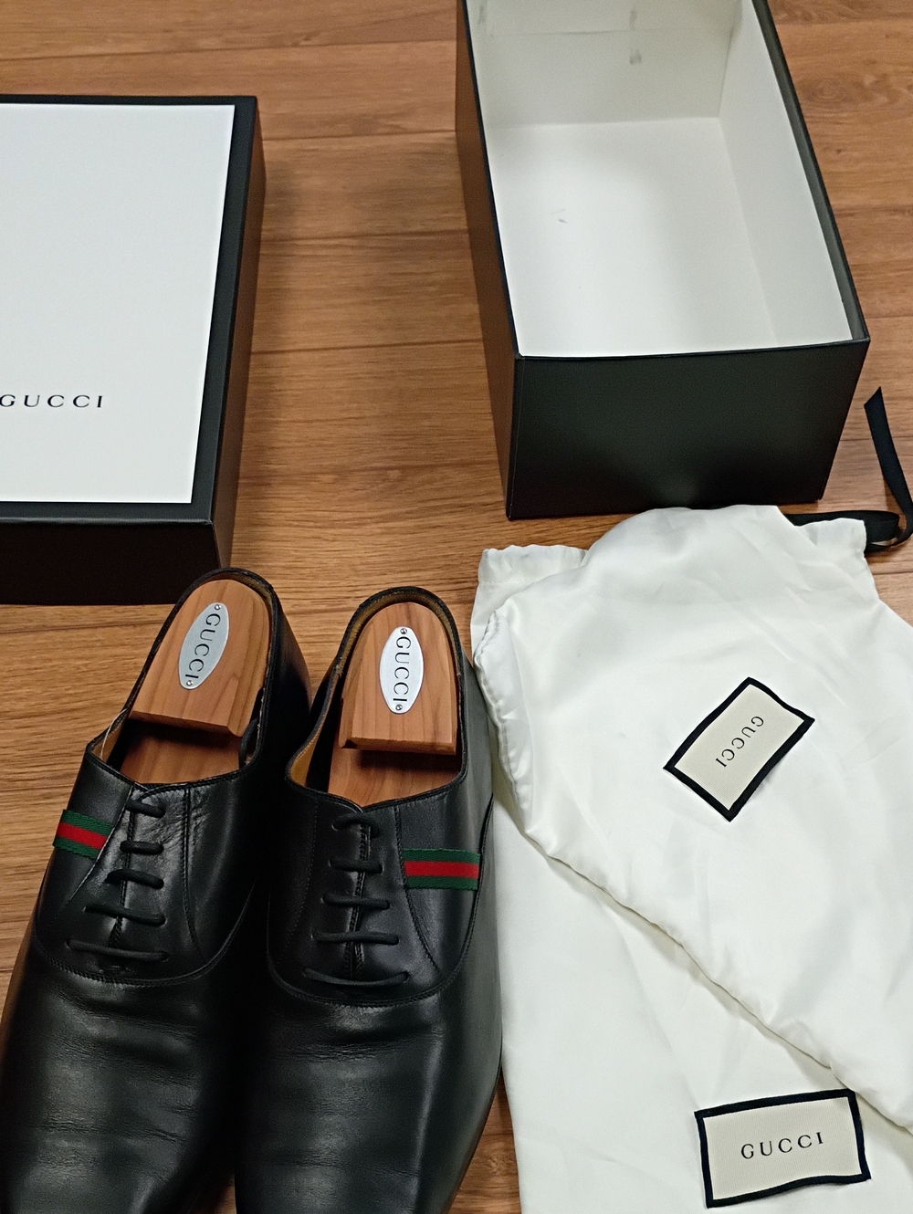 Gucci Black Leather Lace-Up Oxfords with Green & Red Web Stripe